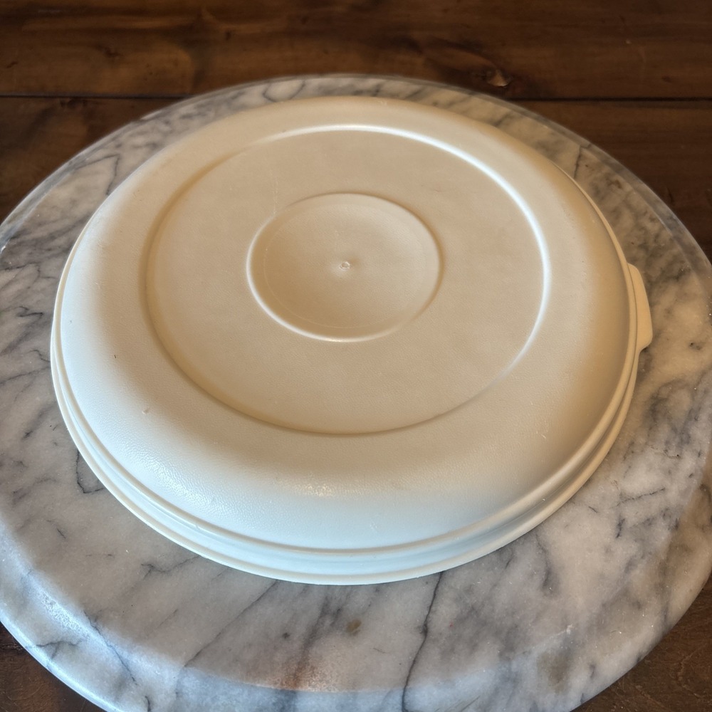 Rubbermaid #4 Ivory Almond Servin Saver Replacement Lid 8.5" Diameter #0031 3